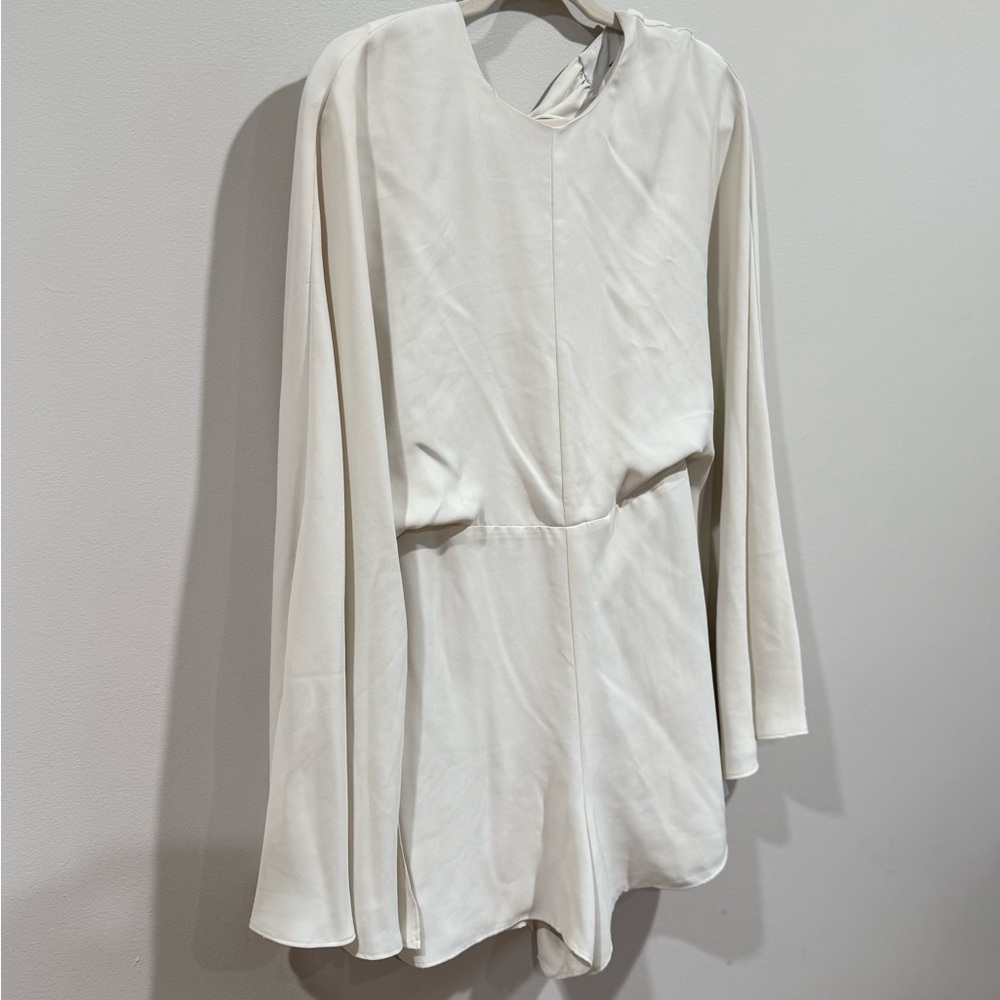 Express Cream Long Sleeve Romper – Size Small